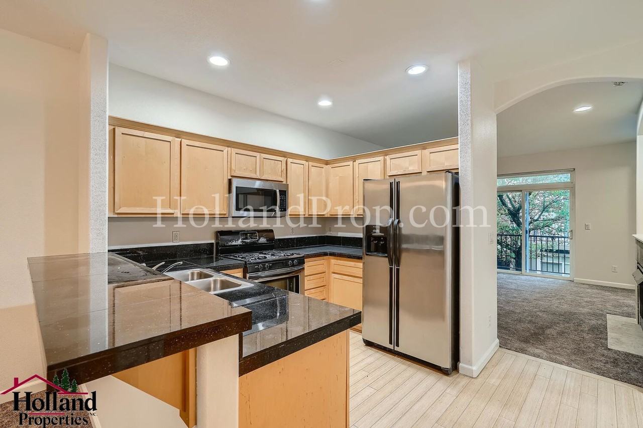 17156 Southwest Whitley Way - Photo 3 of 11