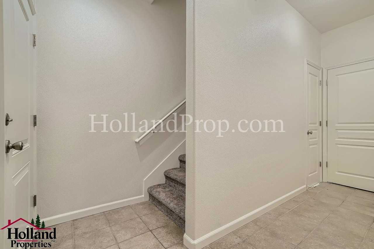 17156 Sw Whitley Way - Photo 2 of 12