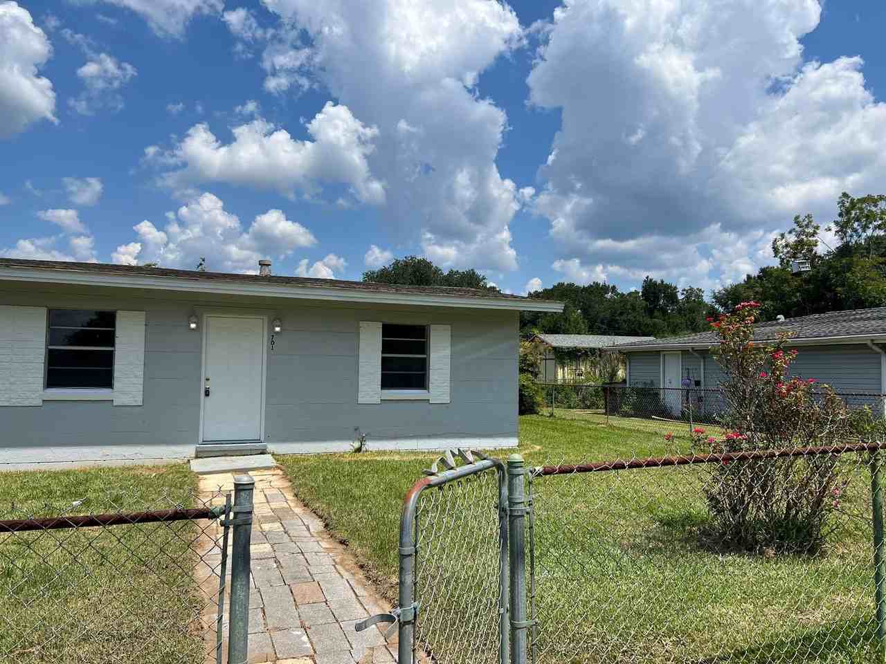 701 Barksdale St - Photo 4 of 16