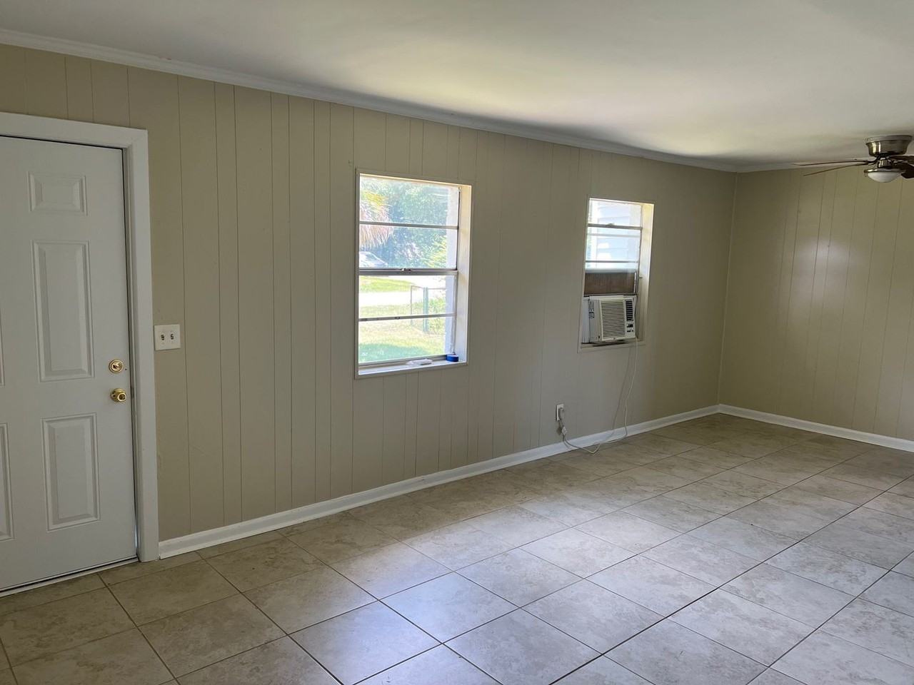 701 Barksdale St - Photo 5 of 16