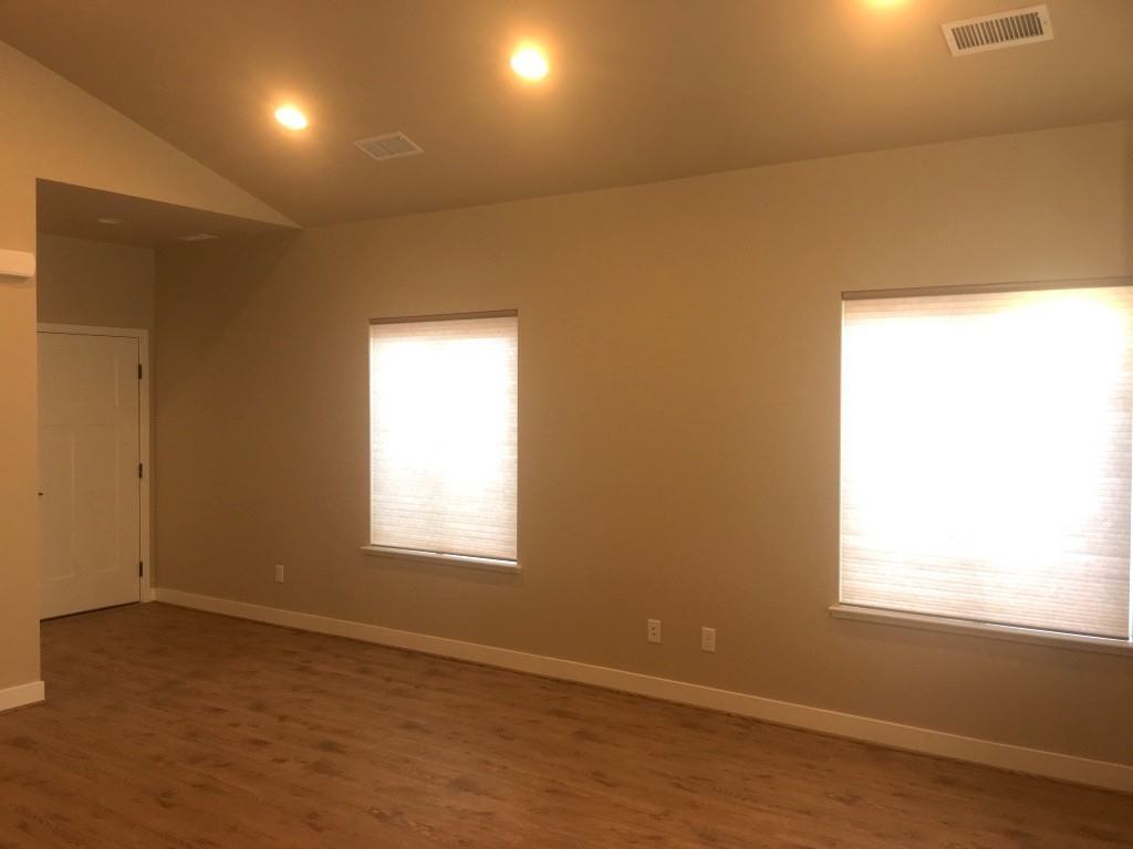 1205 Wild Oak Ct - Photo 6 of 18