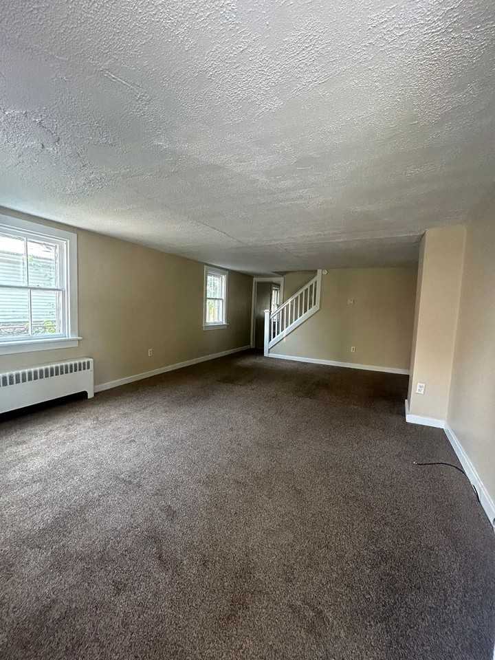 7 Sherman Ave - Photo 2 of 18