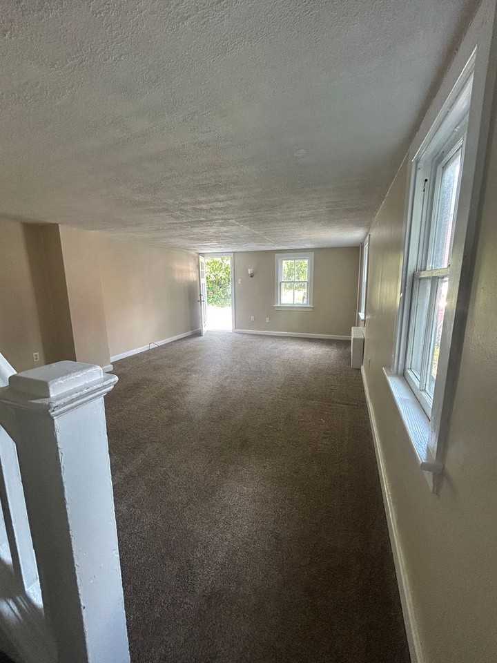 7 Sherman Ave - Photo 3 of 18