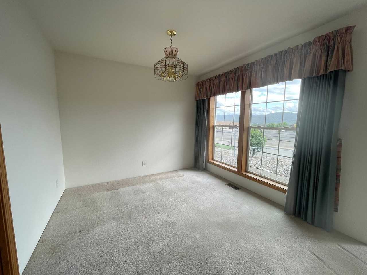 2200 Nw Witherspoon Ave - Photo 7 of 33