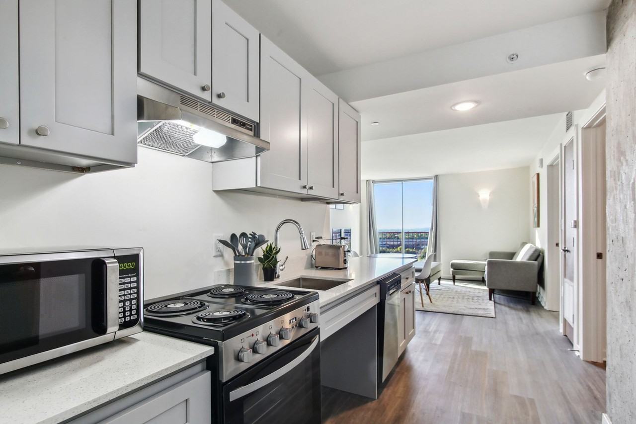 6324 6324 Chef Menteur Highway - Highrise Furnished Rentals - Photo 2 of 24