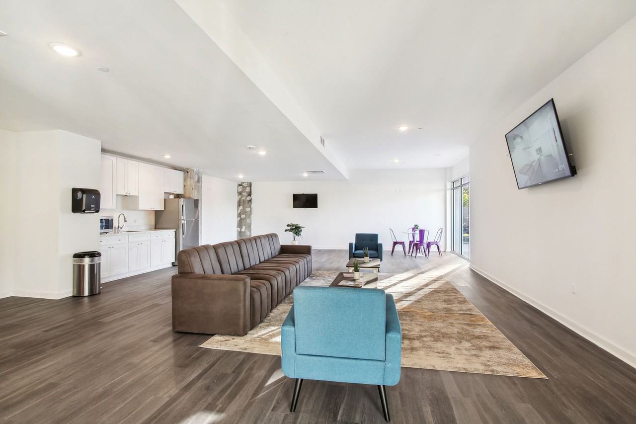 6324 6324 Chef Menteur Highway - Highrise Furnished Rentals - Photo 5 of 24