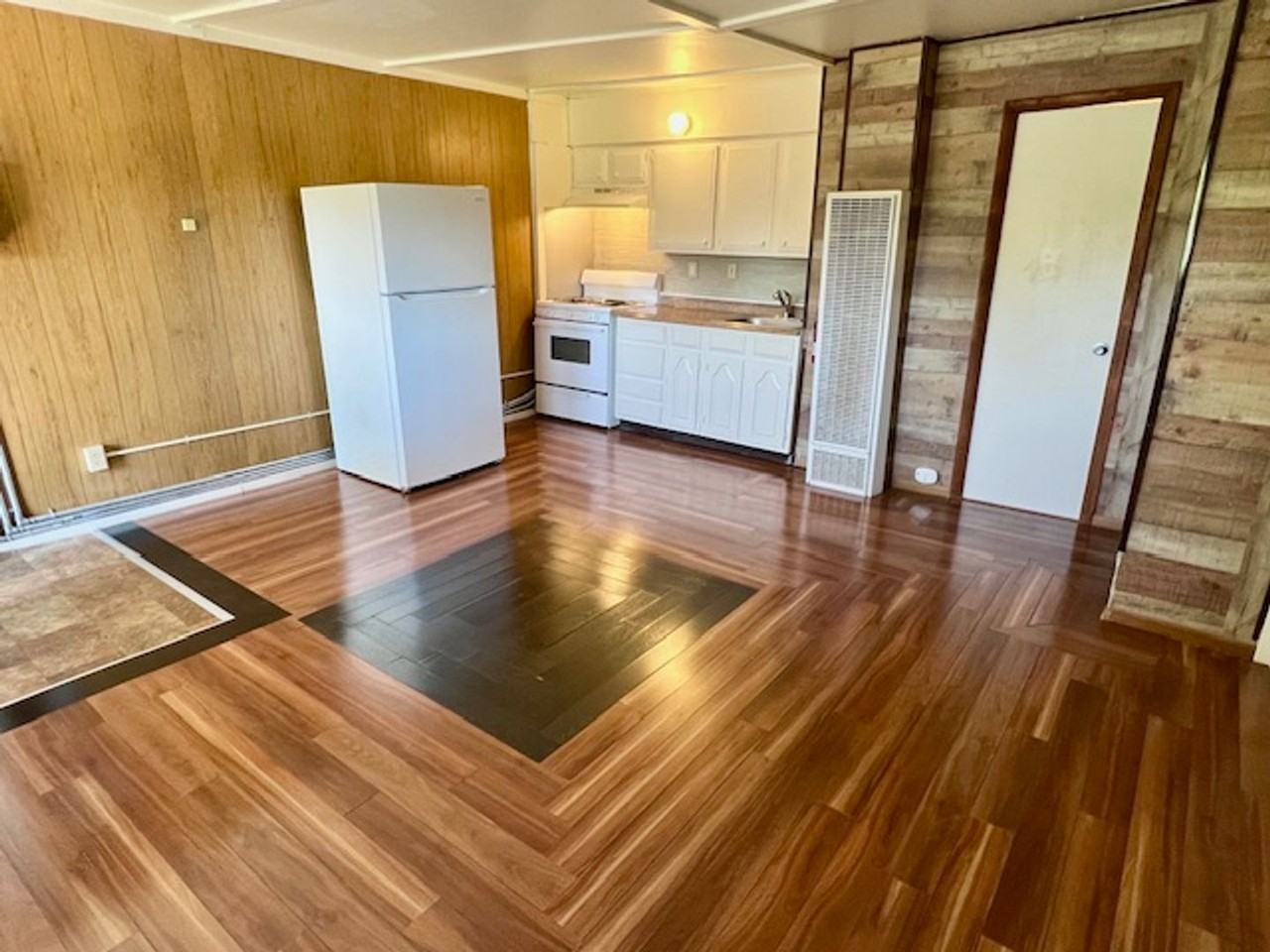 2301 Roosevelt Dr #4 - Photo 7 of 14