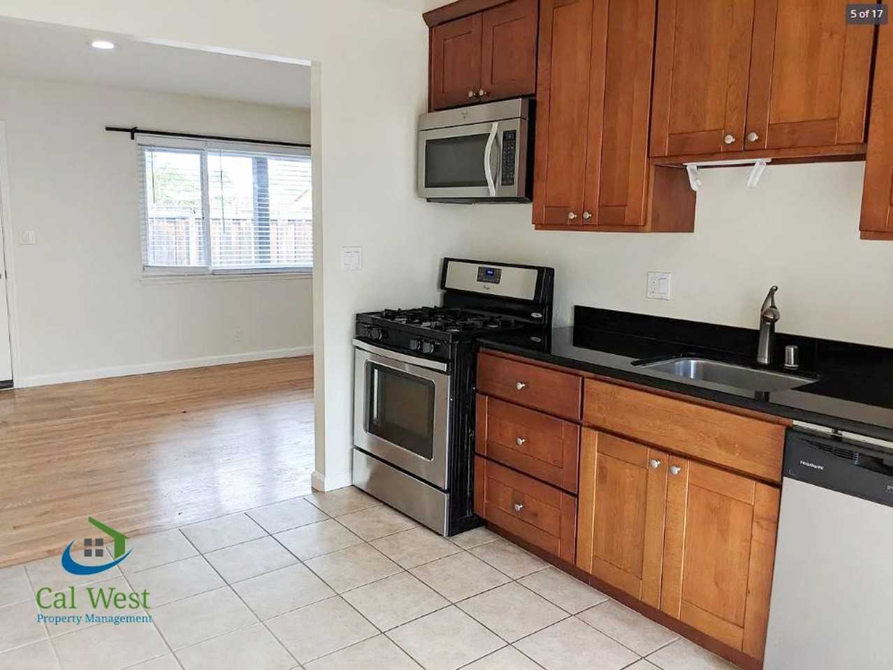 400 Tyrella Avenue - Photo 4 of 16