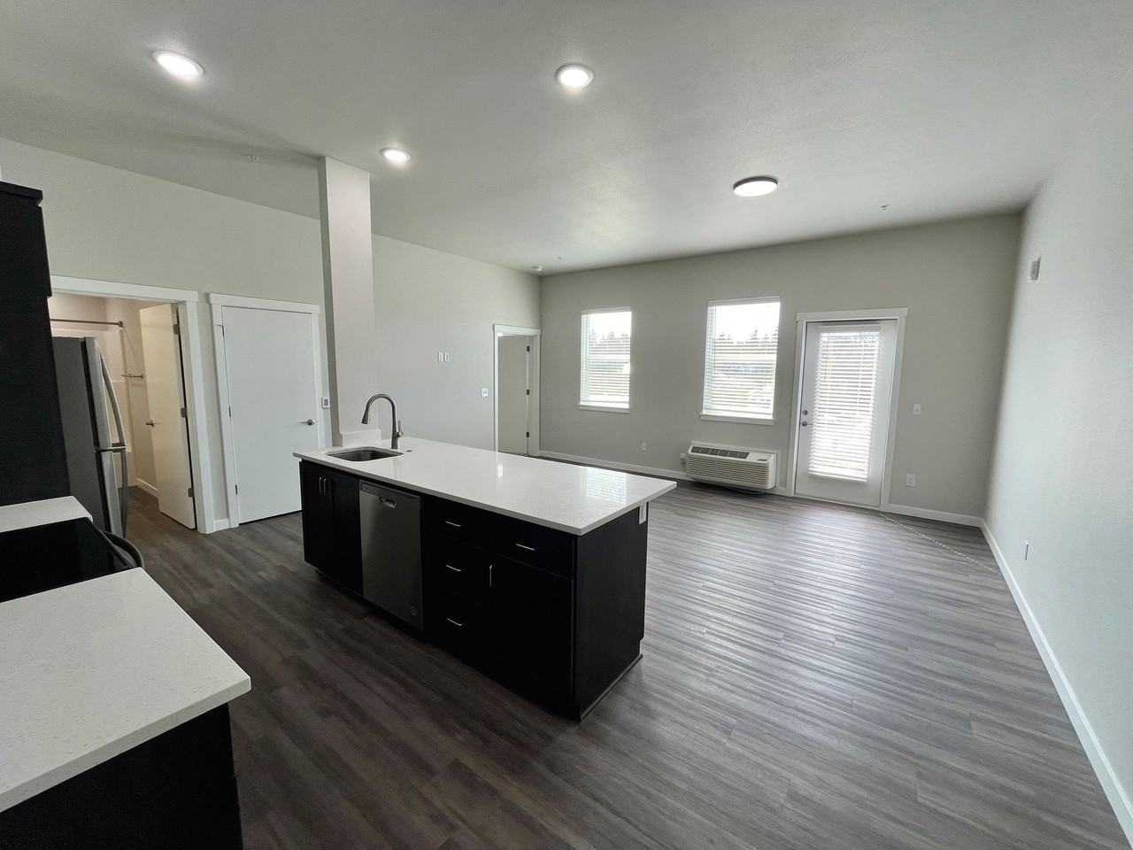 New Luxury Apartments in South Salem - Photo 4 of 13