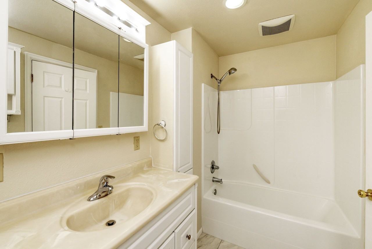 8131 121st St Sw - Photo 3 of 34