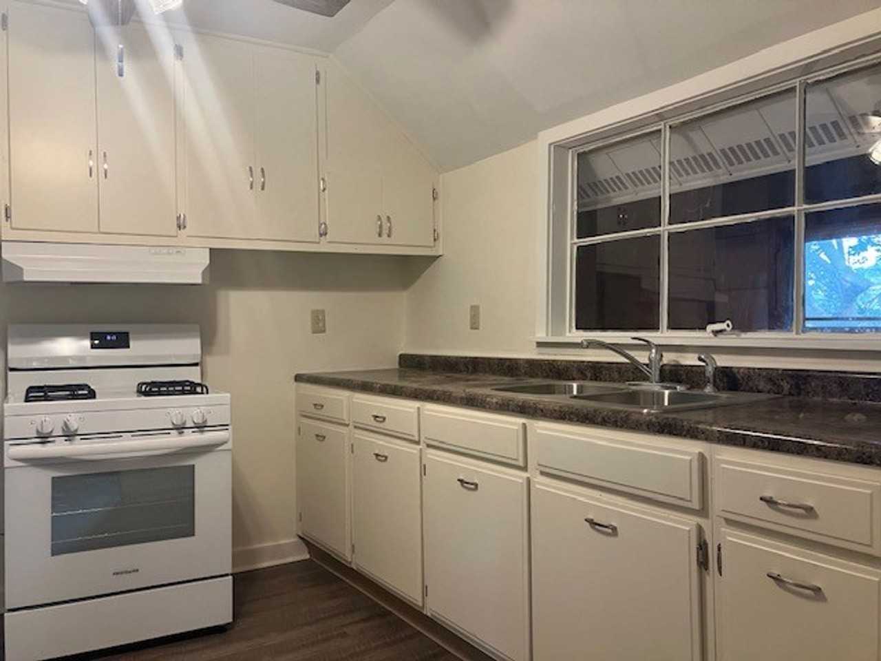 208 S Main Street - Photo 3 of 12