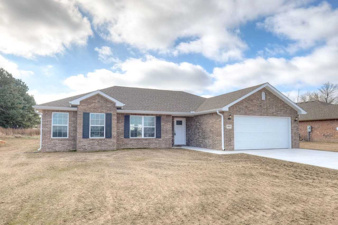 1004 Nicholas - Photo 2 of 36