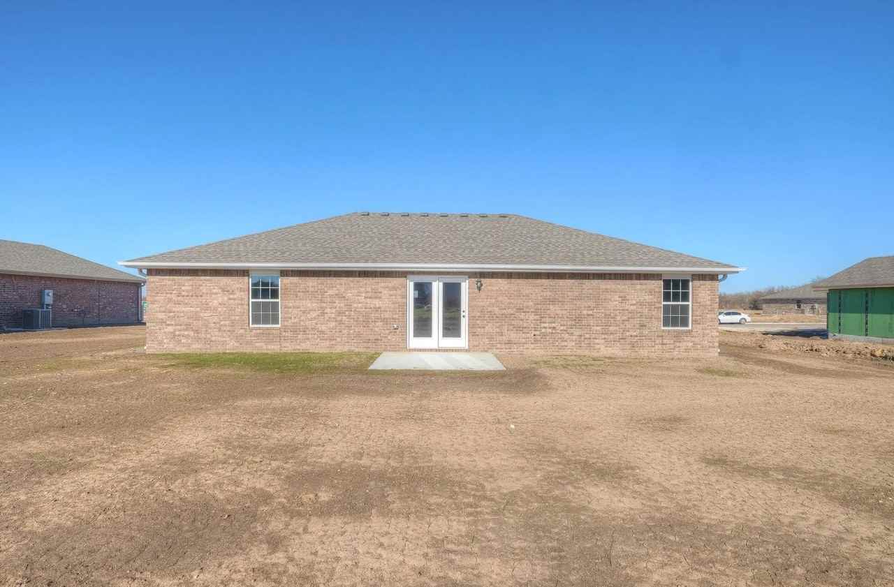 1004 Nicholas - Photo 3 of 36