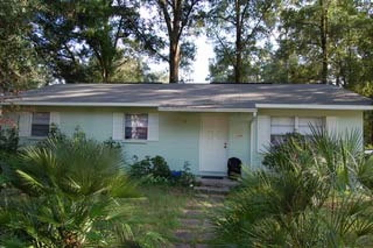 1249 Nw 33rd Pl - Photo 3 of 6