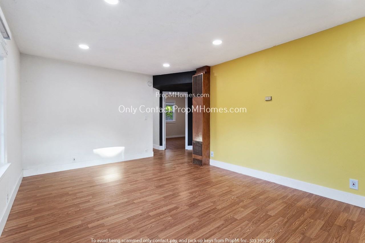 16824 Se Clinton St - Photo 6 of 20