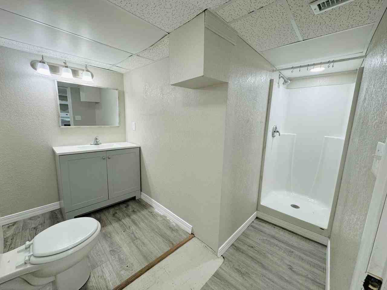 1706 Avenue B - Photo 4 of 6