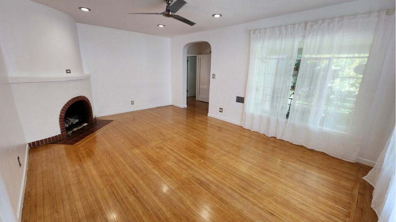 935 Swanston Dr - Photo 3 of 10