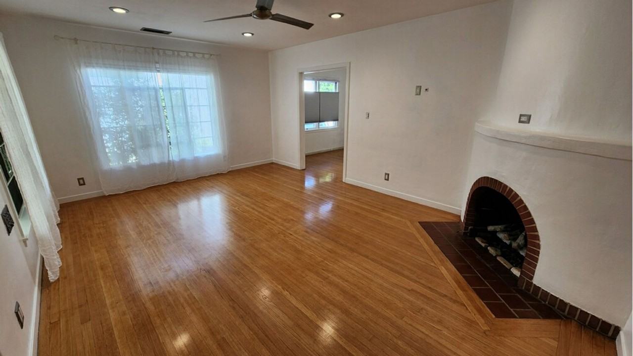 935 Swanston Dr - Photo 4 of 10