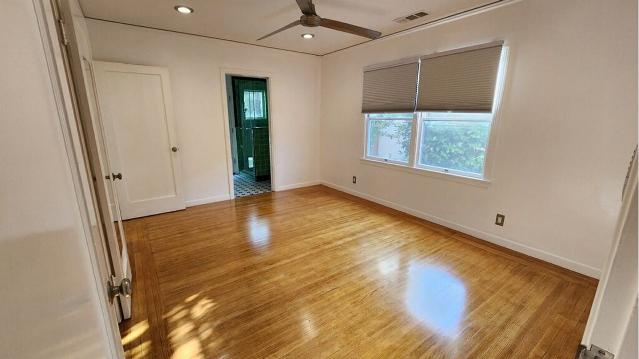 935 Swanston Dr - Photo 7 of 10