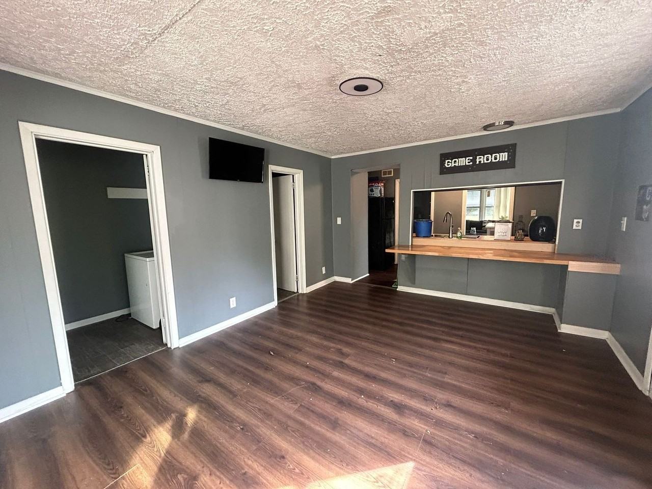 2513 Greenvale Rd - Photo 5 of 10