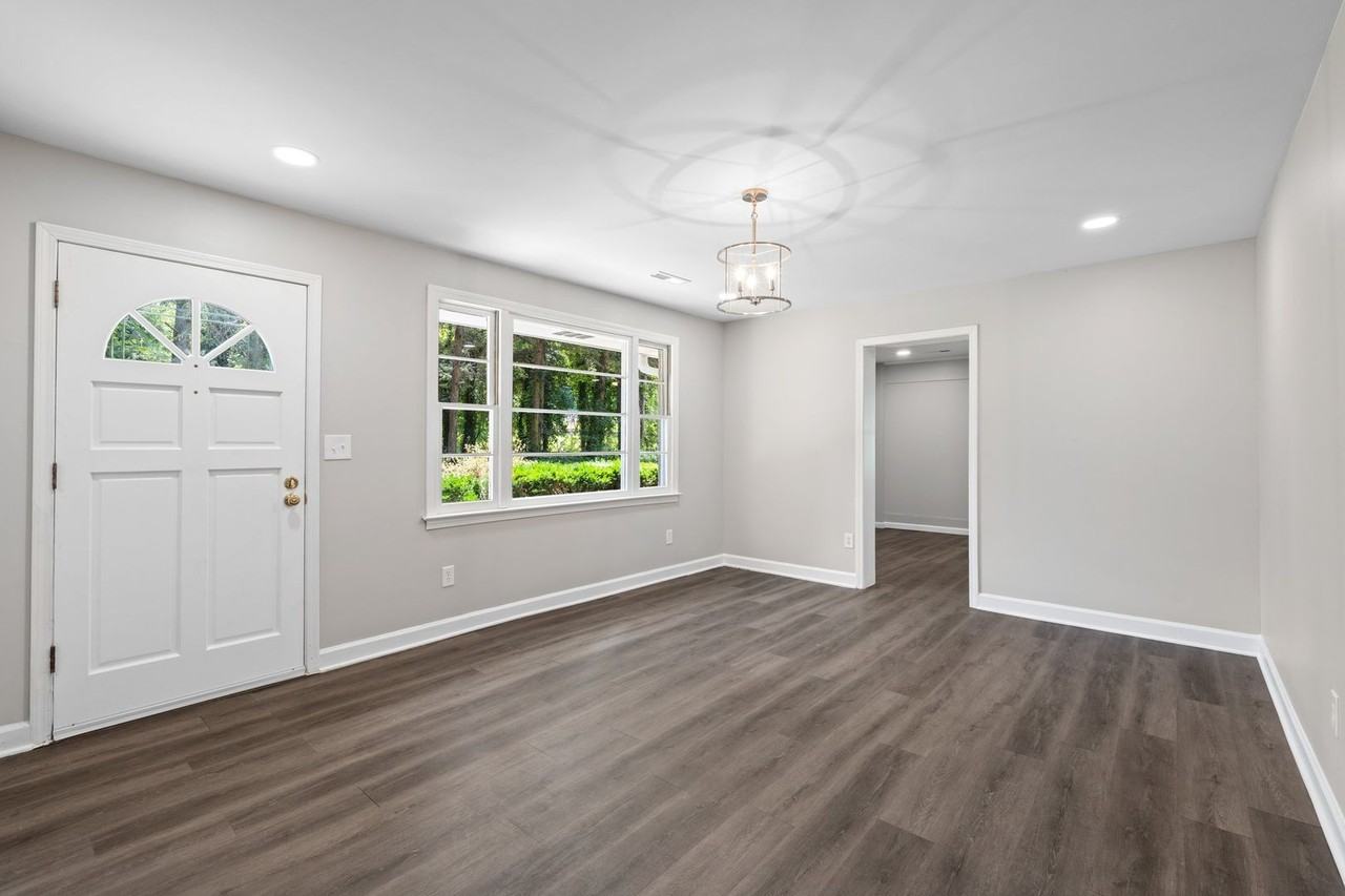 5501 Old Buncombe Rd - Photo 6 of 32