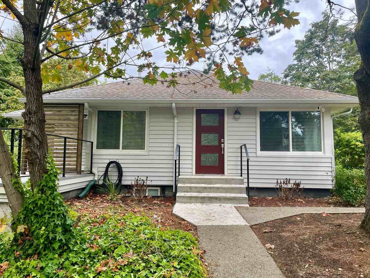 7605 Sunset Cir W - Photo 2 of 25