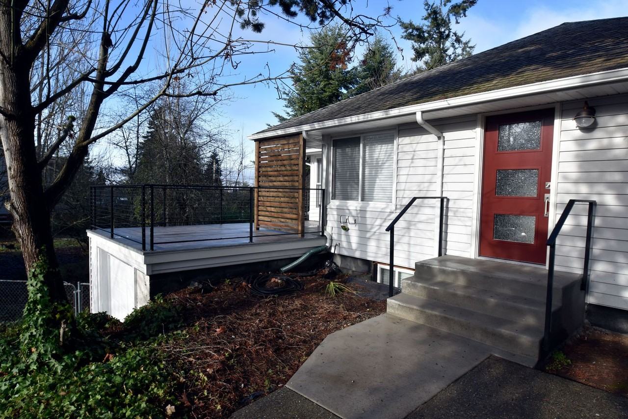 7605 Sunset Cir W - Photo 5 of 25