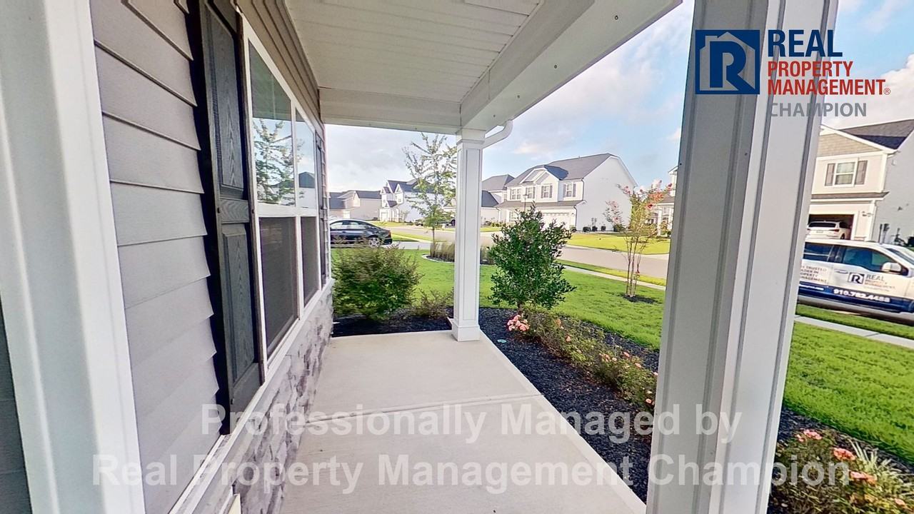 9068 Gardens Grove Rd - Photo 2 of 39
