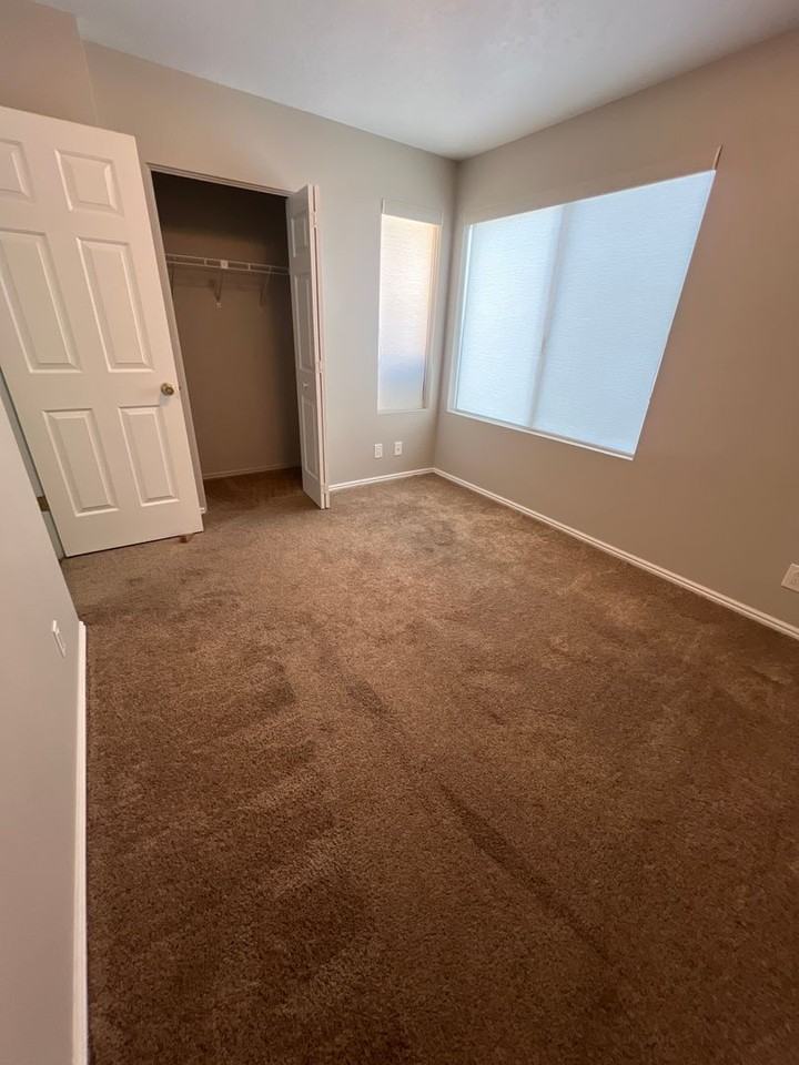 675 Ridge Rim Way - Photo 4 of 21