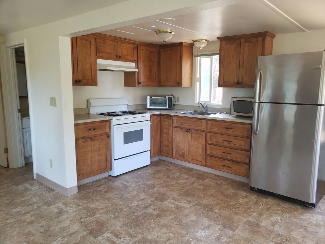 3329 Harrison St - Photo 3 of 7