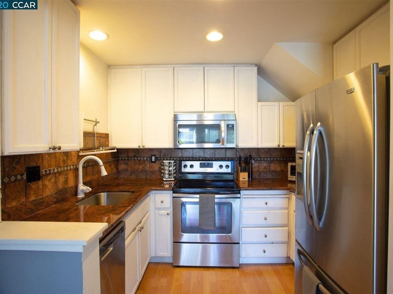 222 Glenwood - Photo 3 of 15
