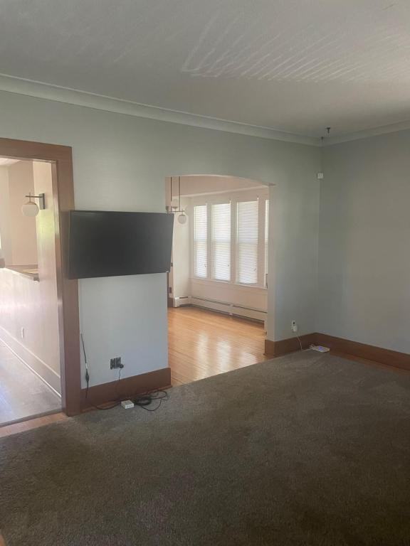 145 Leland Rd - Photo 5 of 17