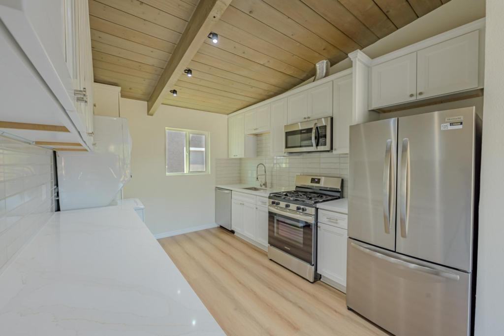 4121 Sycamore Dr - Photo 3 of 16