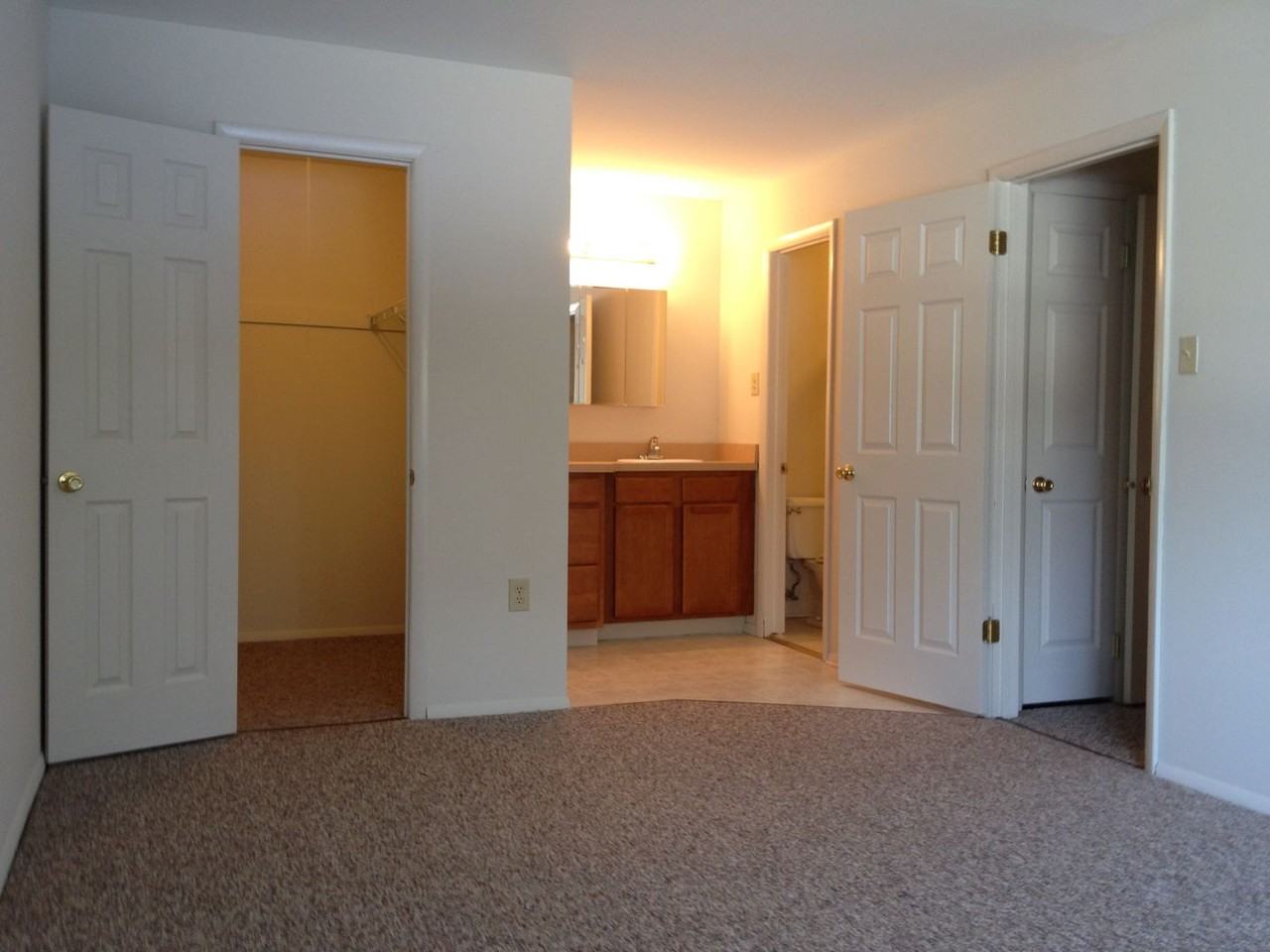 The Yorklyn Apartments and Townhomes - Photo 5 of 50