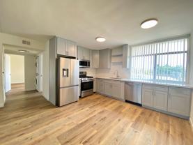 511 N Kenmore - Photo 1 of 1