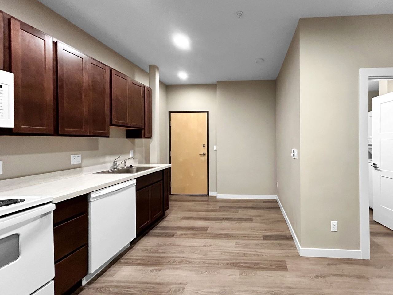 Mullan Professional Building - Photo 2 of 7