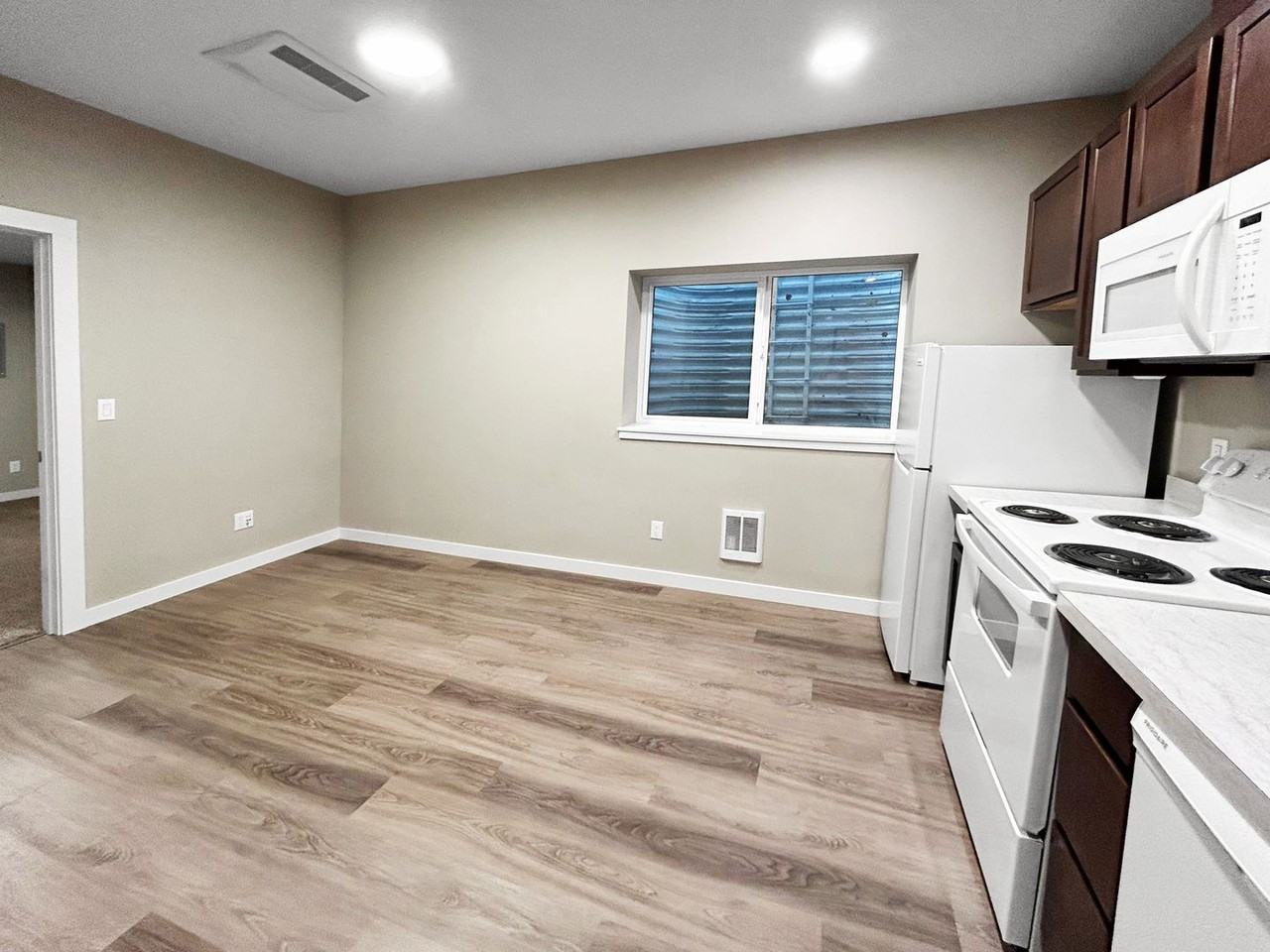 Mullan Professional Building - Photo 3 of 7