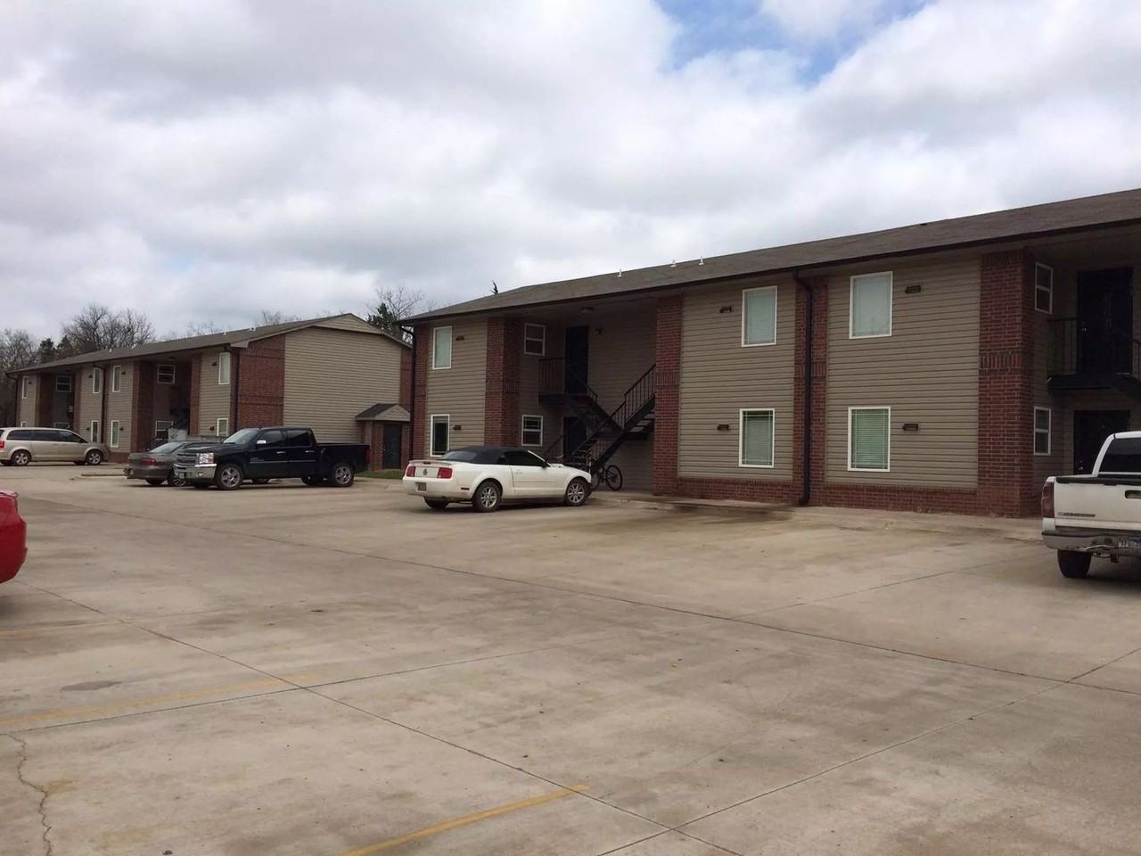 Virginia Square Apartments - Photo 3 of 40