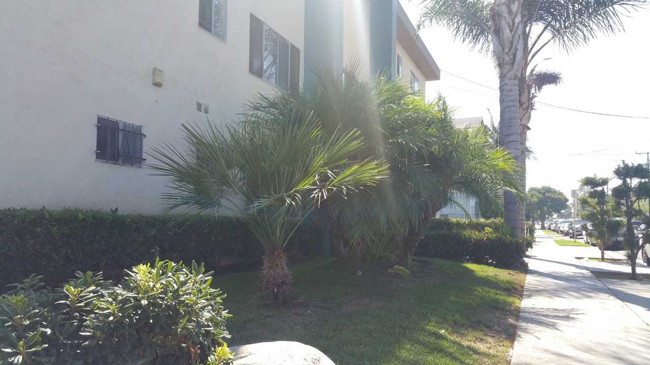 129th St - Photo 4 of 13