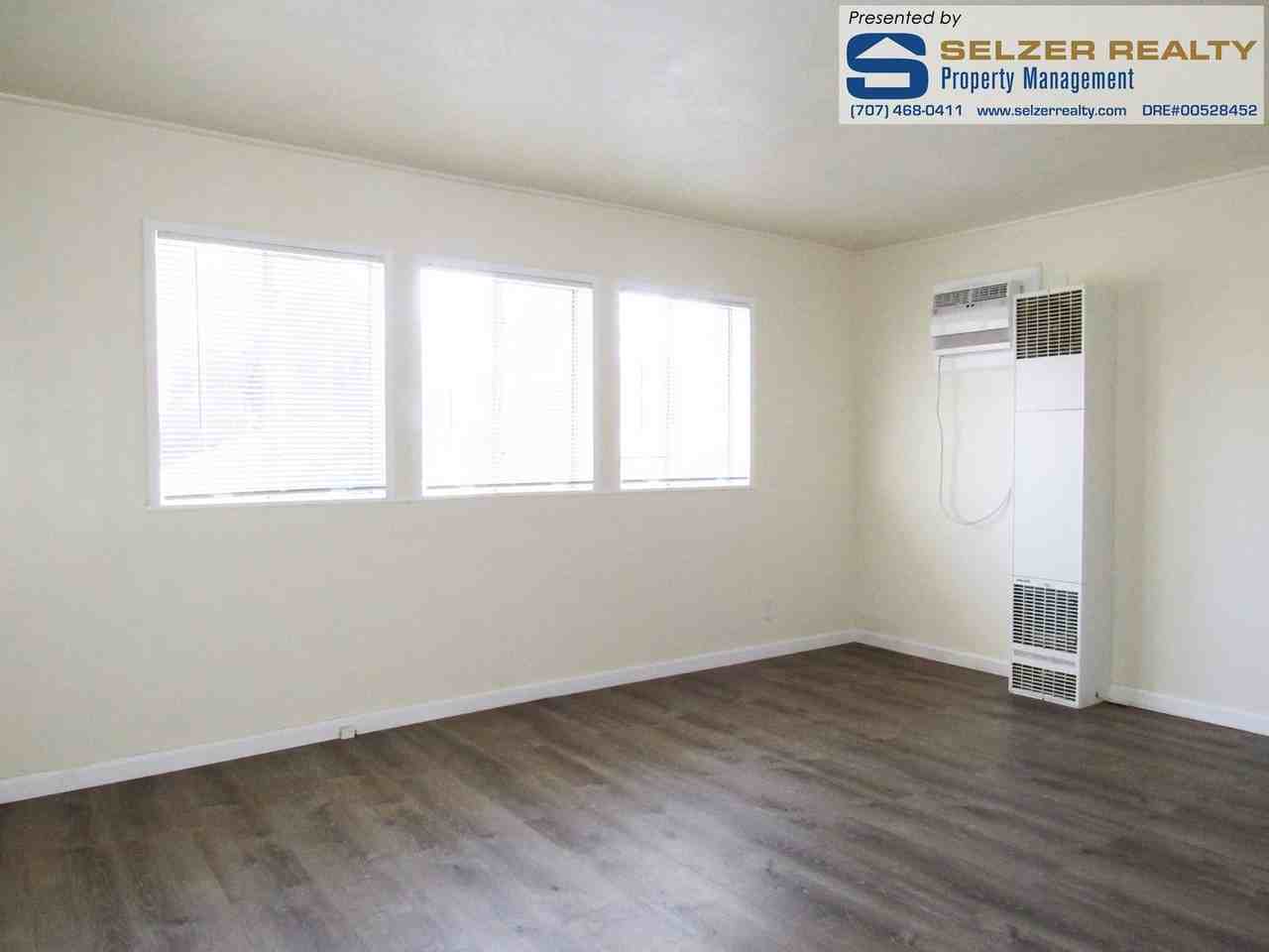 524 N. School St. - Photo 2 of 7