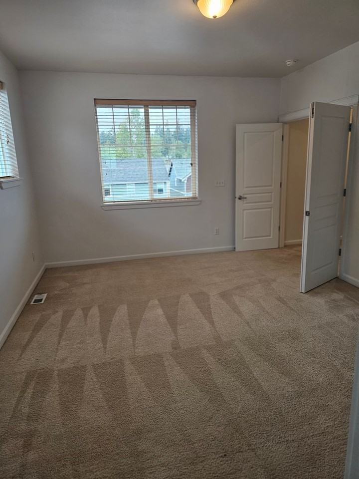 1521 Cottonwood Ave - Photo 4 of 22