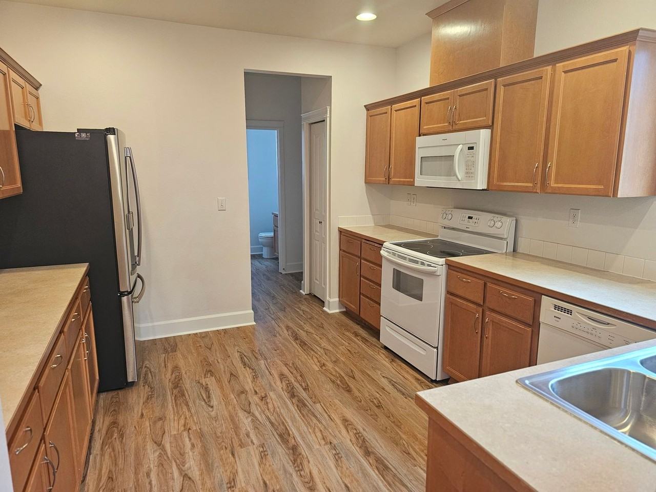 1521 Cottonwood Ave - Photo 6 of 22