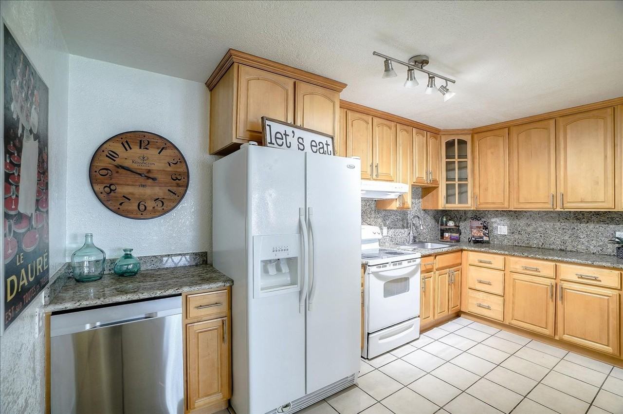 Carmel St 8061 - Photo 3 of 5