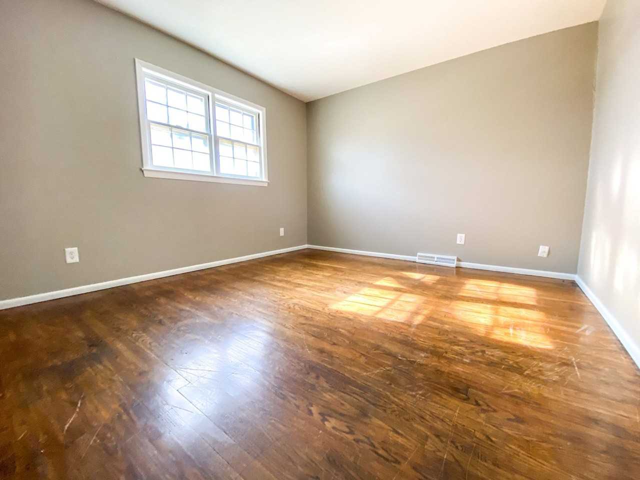 5308 W Mill Rd - 10 unit - Photo 2 of 6