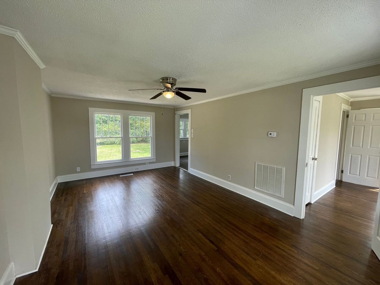 409 409 E 17th Street - 409 E 17th Street - Photo 3 of 14