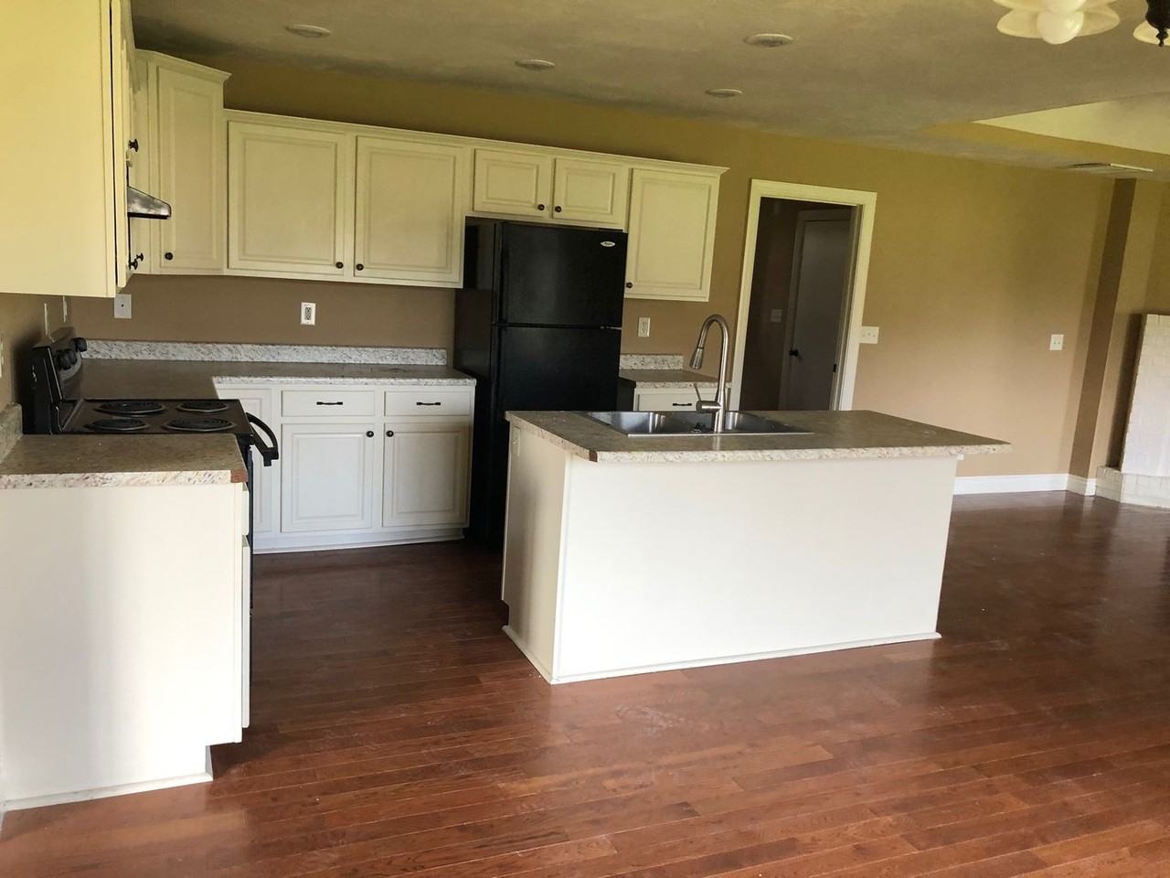4507 Somerset Dr - Photo 2 of 10