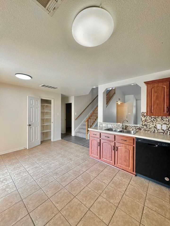 5707 Bertha Dr - Photo 5 of 19