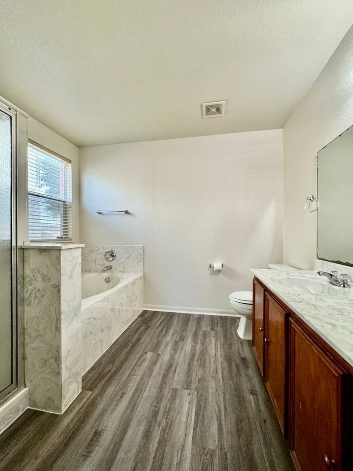 5707 Bertha Dr - Photo 7 of 19