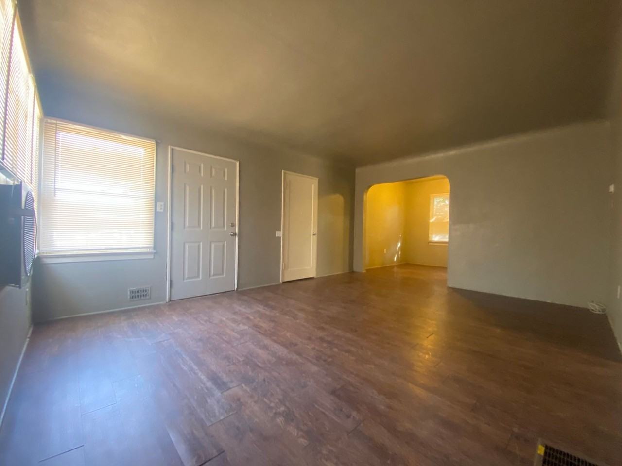 511 Philippine St - Photo 2 of 9