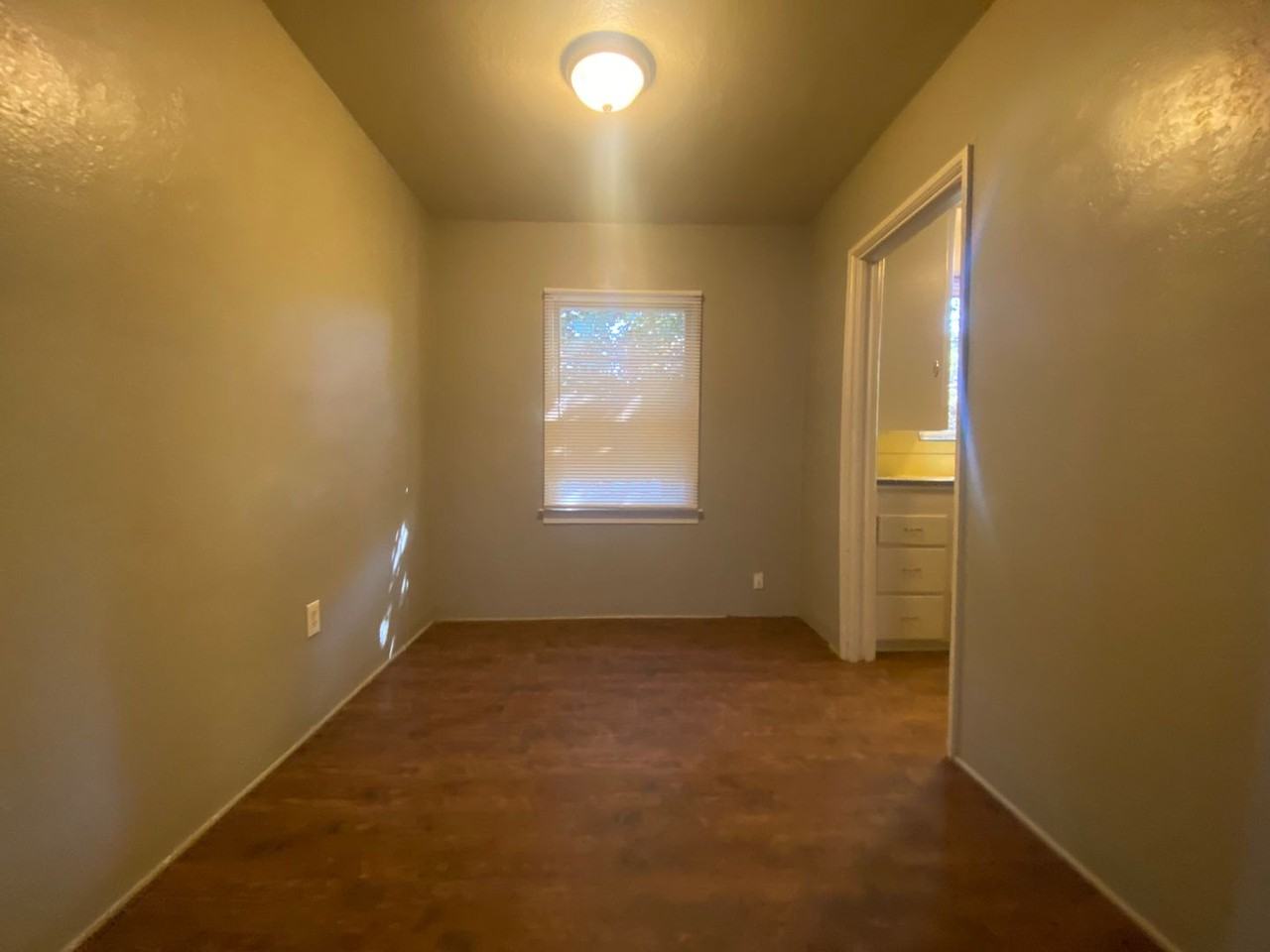 511 Philippine St - Photo 3 of 9